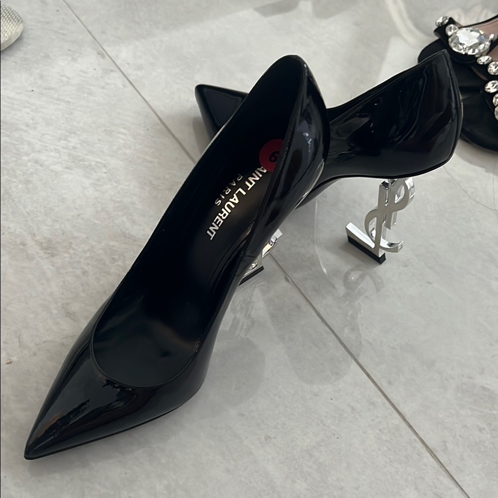 Saint Laurent Women's Black Pumps